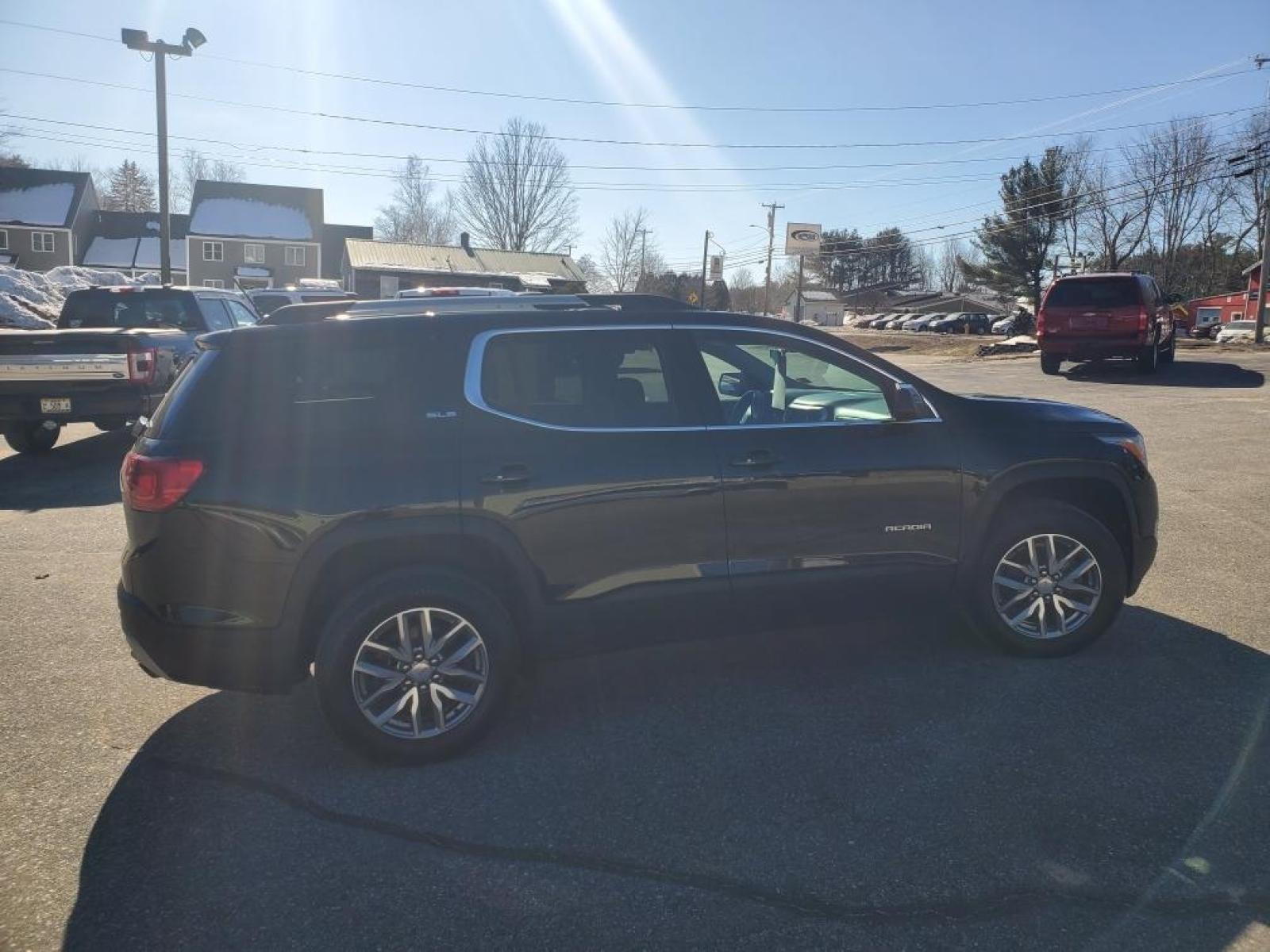 2018 Blue GMC Acadia with an 4 Cylinder engine, AUTOMATIC transmission, located at 27 Main St., Norway, MD, 04268, (207) 743-0900, 44.199795, -70.530807 - 2018 GMC Acadia SLE2 AWD4cyl, Pw, Pl, Ps, Heated Seats, A-C Cruise, 3rd Row Seat Clean-------$18,995.00 - Photo #1