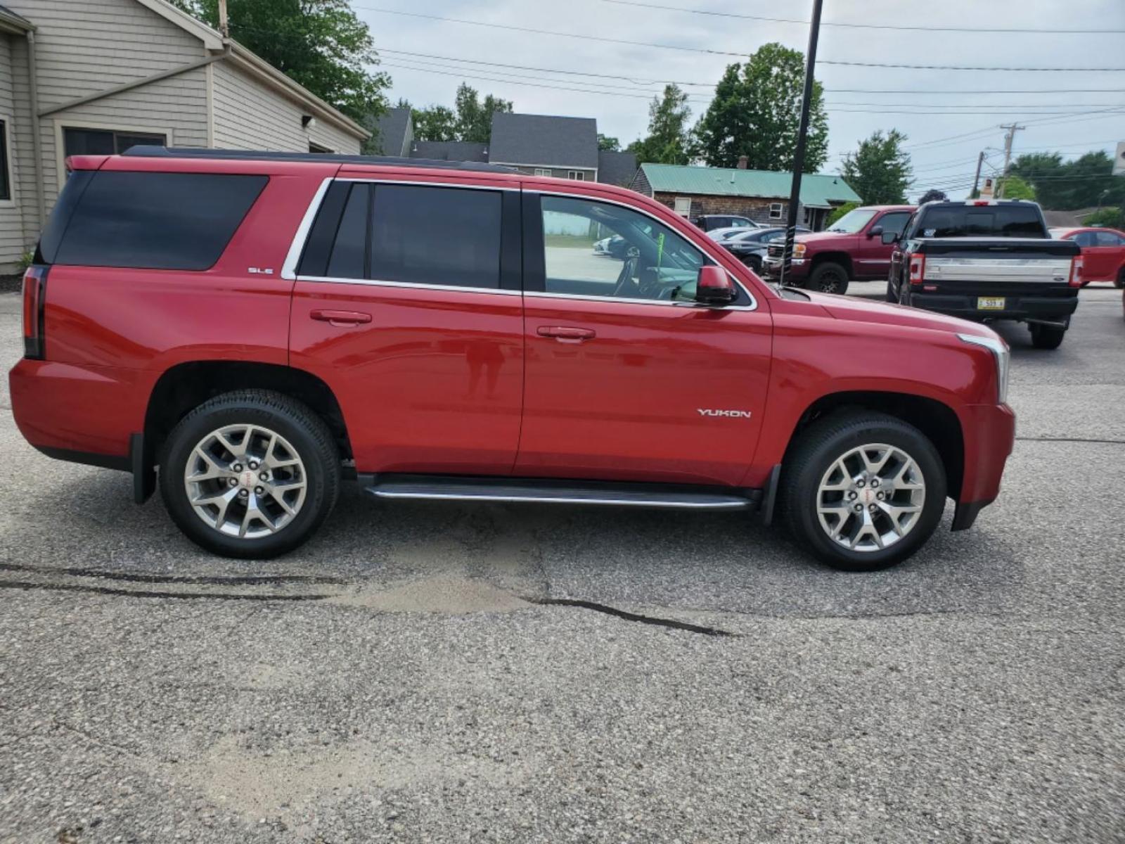 2015 Maroon GMC Yukon with an 5.3 engine, AUTOMATIC transmission, located at 27 Main St., Norway, MD, 04268, (207) 743-0900, 44.199795, -70.530807 - 2015 GMC Yukon SLE $20,995.00 Pw, Pl, Pm, A-C, Cd, 3rd Row Seat 150,144 k Clean - Photo #2