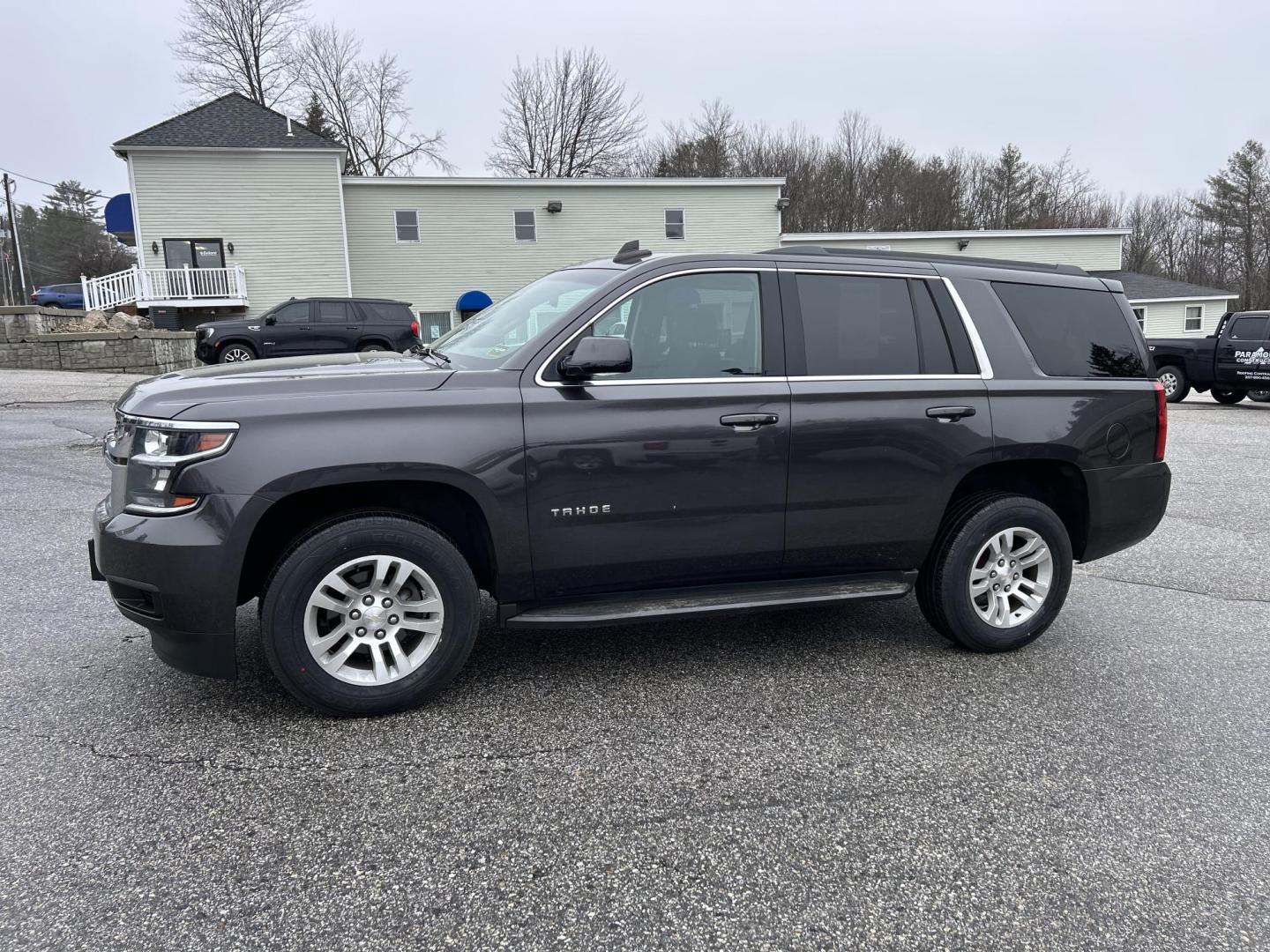 2018 GRAY /Black Chevrolet Tahoe LS 4WD (1GNSKAEC2JR) with an 5.3L V8 OHV 16V engine, 6A transmission, located at 27 Main St., Norway, MD, 04268, (207) 743-0900, 44.199795, -70.530807 - Photo#1