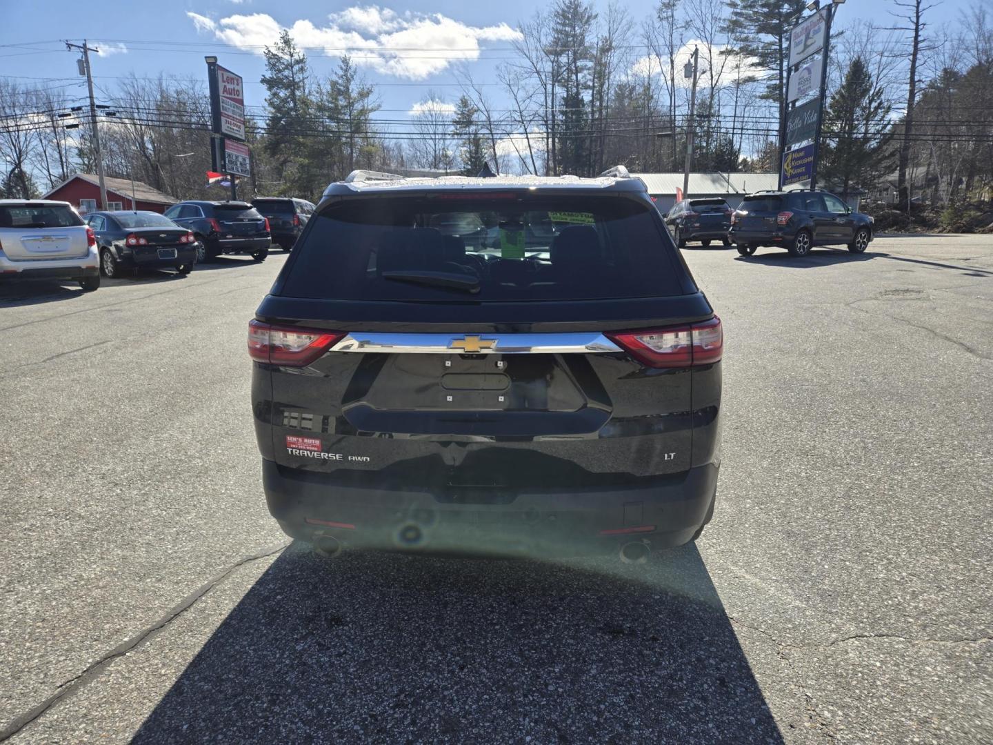 2018 Black /Black Chevrolet Traverse LT Feather AWD (1GNEVHKW6JJ) with an 3.6L V6 DOHC 24V engine, 9A transmission, located at 27 Main St., Norway, MD, 04268, (207) 743-0900, 44.199795, -70.530807 - Photo#3
