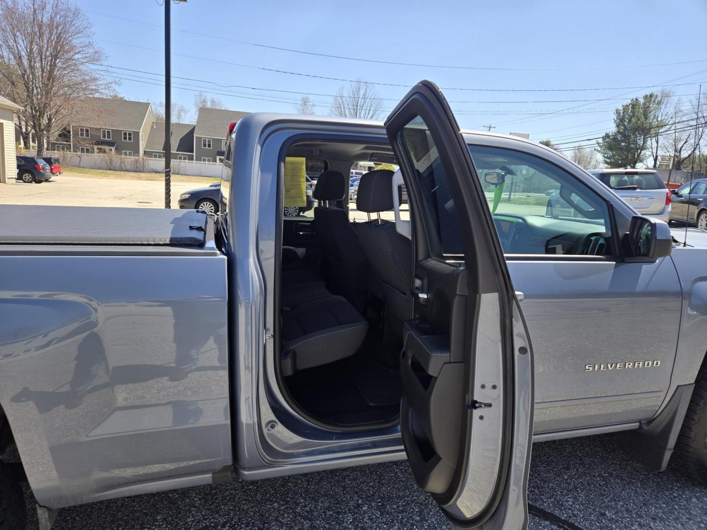 2016 BLUE /Black Chevrolet Silverado 1500 LT Double Cab 4WD (1GCVKREC6GZ) with an 5.3L V8 OHV 16V engine, 6A transmission, located at 27 Main St., Norway, MD, 04268, (207) 743-0900, 44.199795, -70.530807 - Photo#7