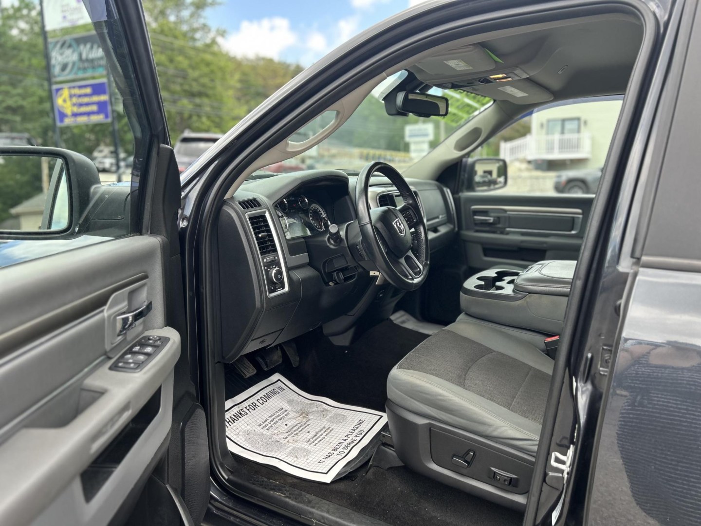 2017 Black /Gray RAM 1500 SLT Crew Cab SWB 4WD (3C6RR7LT1HG) with an 5.7L V8 OHV 16V engine, 8A transmission, located at 27 Main St., Norway, MD, 04268, (207) 743-0900, 44.199795, -70.530807- Photo#5