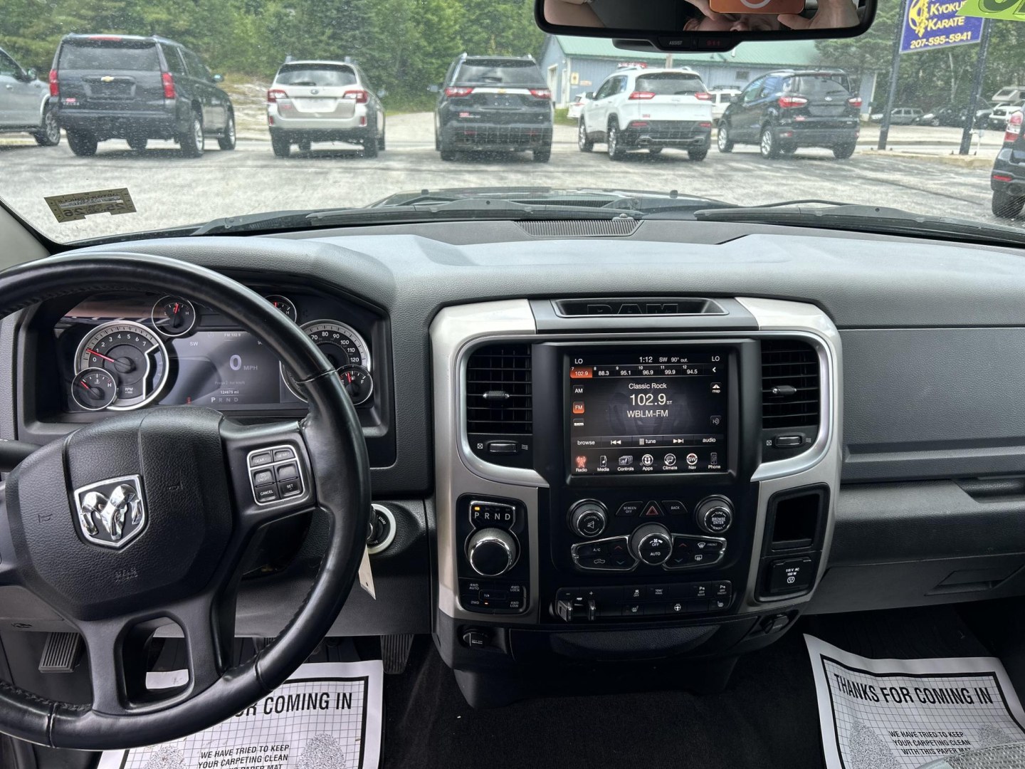 2017 Black /Gray RAM 1500 SLT Crew Cab SWB 4WD (3C6RR7LT1HG) with an 5.7L V8 OHV 16V engine, 8A transmission, located at 27 Main St., Norway, MD, 04268, (207) 743-0900, 44.199795, -70.530807- Photo#9