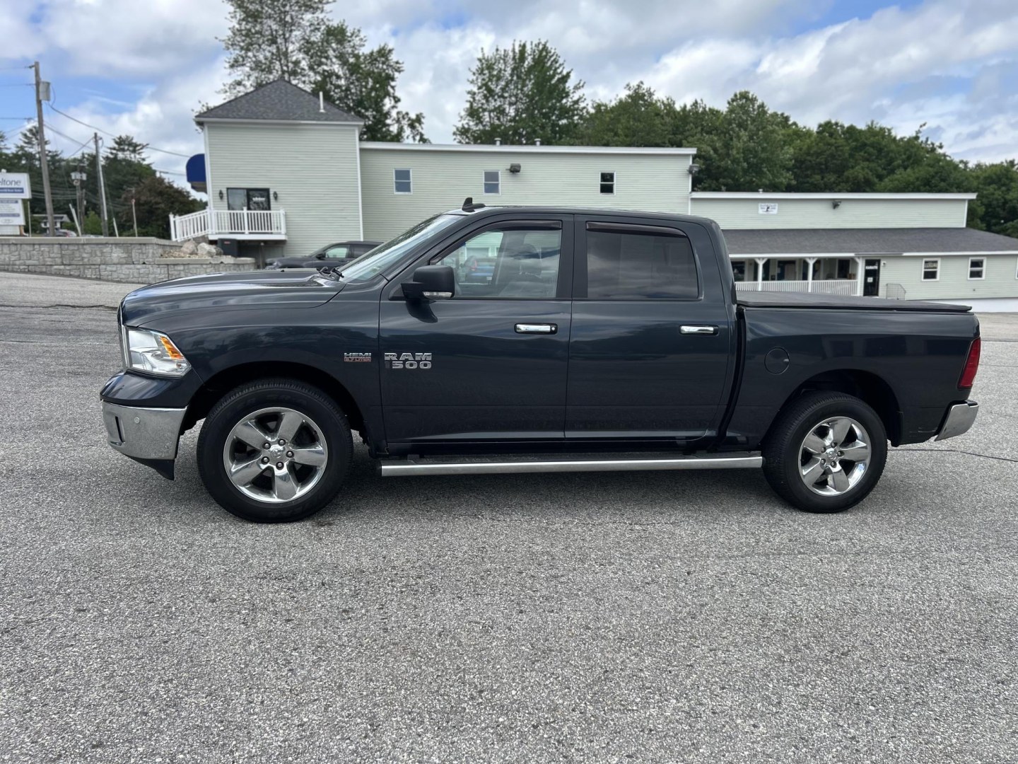 2017 Black /Gray RAM 1500 SLT Crew Cab SWB 4WD (3C6RR7LT1HG) with an 5.7L V8 OHV 16V engine, 8A transmission, located at 27 Main St., Norway, MD, 04268, (207) 743-0900, 44.199795, -70.530807- Photo#1