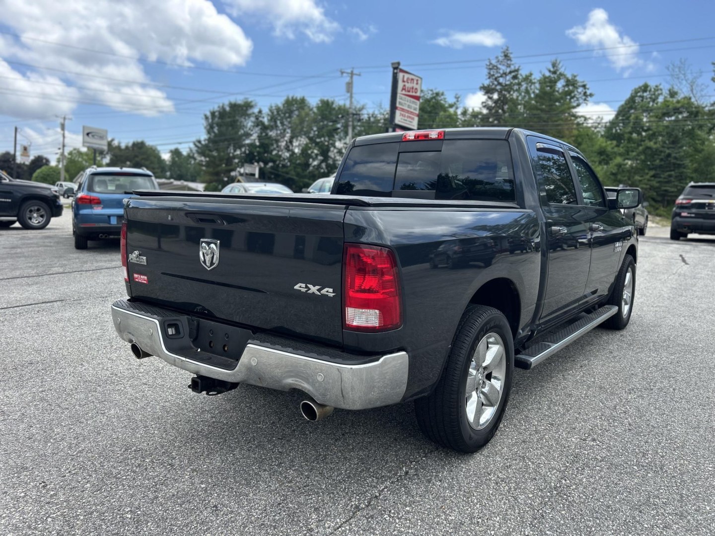 2017 Black /Gray RAM 1500 SLT Crew Cab SWB 4WD (3C6RR7LT1HG) with an 5.7L V8 OHV 16V engine, 8A transmission, located at 27 Main St., Norway, MD, 04268, (207) 743-0900, 44.199795, -70.530807- Photo#3