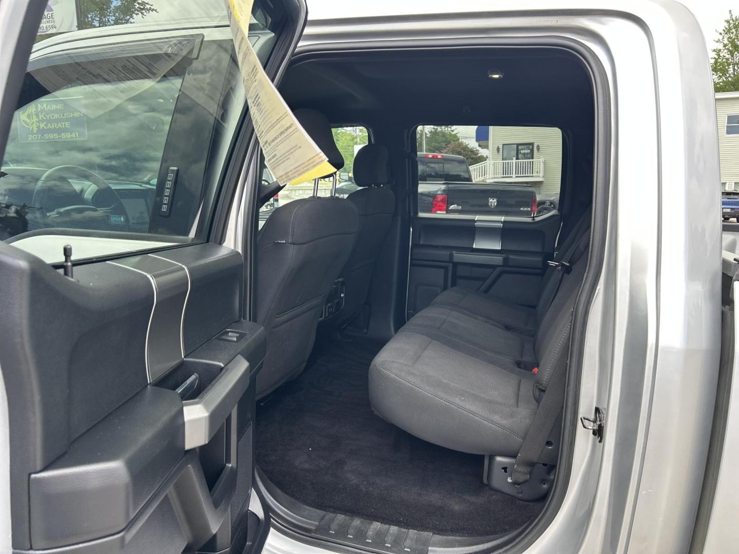 2017 Silver /Gray Ford F-150 XLT SuperCrew 5.5-ft. Bed 4WD (1FTEW1EP7HF) with an 2.7L V6 DOHC 24V engine, 6A transmission, located at 27 Main St., Norway, MD, 04268, (207) 743-0900, 44.199795, -70.530807 - Photo#9