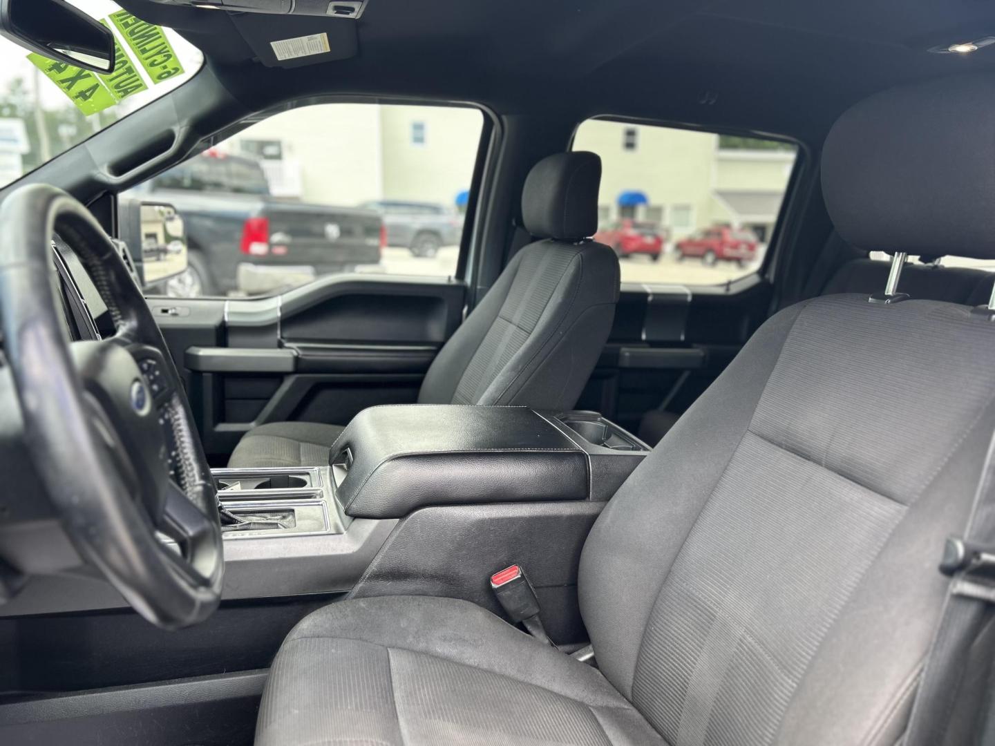 2017 Silver /Gray Ford F-150 XLT SuperCrew 5.5-ft. Bed 4WD (1FTEW1EP7HF) with an 2.7L V6 DOHC 24V engine, 6A transmission, located at 27 Main St., Norway, MD, 04268, (207) 743-0900, 44.199795, -70.530807 - Photo#7
