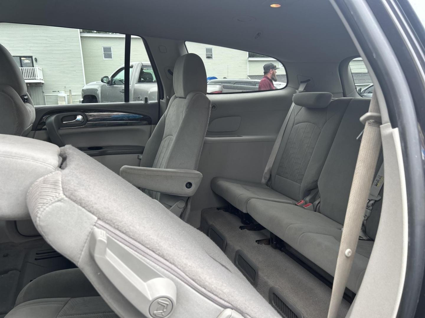 2014 Black /Gray Buick Enclave Convenience AWD (5GAKVAKD6EJ) with an 3.6L V6 DOHC 24V engine, 6-Speed Automatic Overdrive transmission, located at 27 Main St., Norway, MD, 04268, (207) 743-0900, 44.199795, -70.530807 - Photo#9