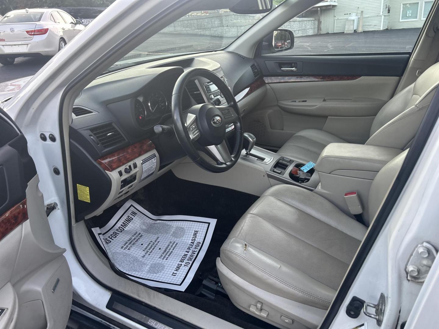 2011 white /Tan Subaru Outback 2.5i Limited (4S4BRBKC6B3) with an 2.5L H4 DOHC 16V engine, Continuously Variable Transmisson transmission, located at 27 Main St., Norway, MD, 04268, (207) 743-0900, 44.199795, -70.530807 - Photo#6