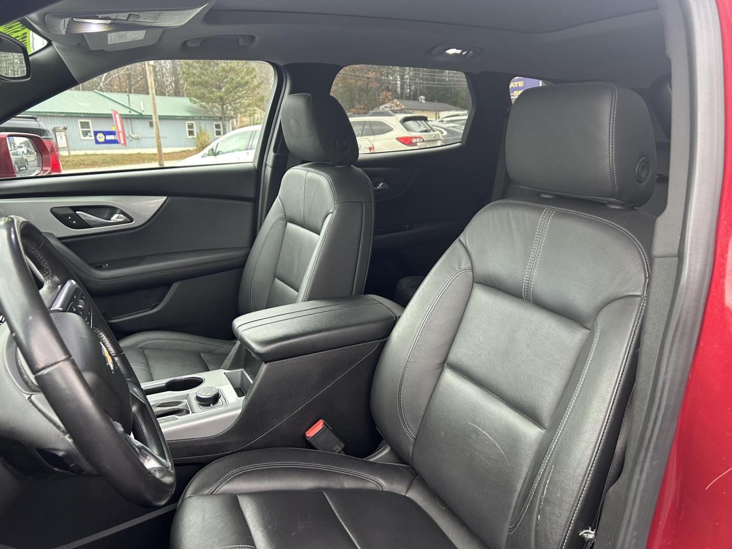 2019 Red /Black Chevrolet Blazer 3LT AWD (3GNKBHRS0KS) with an 3.6L V6 DOHC 24V engine, 9A transmission, located at 27 Main St., Norway, MD, 04268, (207) 743-0900, 44.199795, -70.530807 - Photo#5
