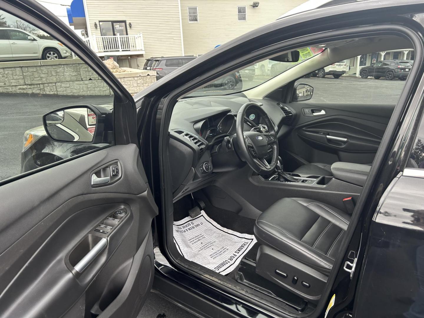 2019 Black /Black Ford Escape Titanium 4WD (1FMCU9J9XKU) with an 2.0L L4 DOHC 16V engine, 6A transmission, located at 27 Main St., Norway, MD, 04268, (207) 743-0900, 44.199795, -70.530807 - Photo#6