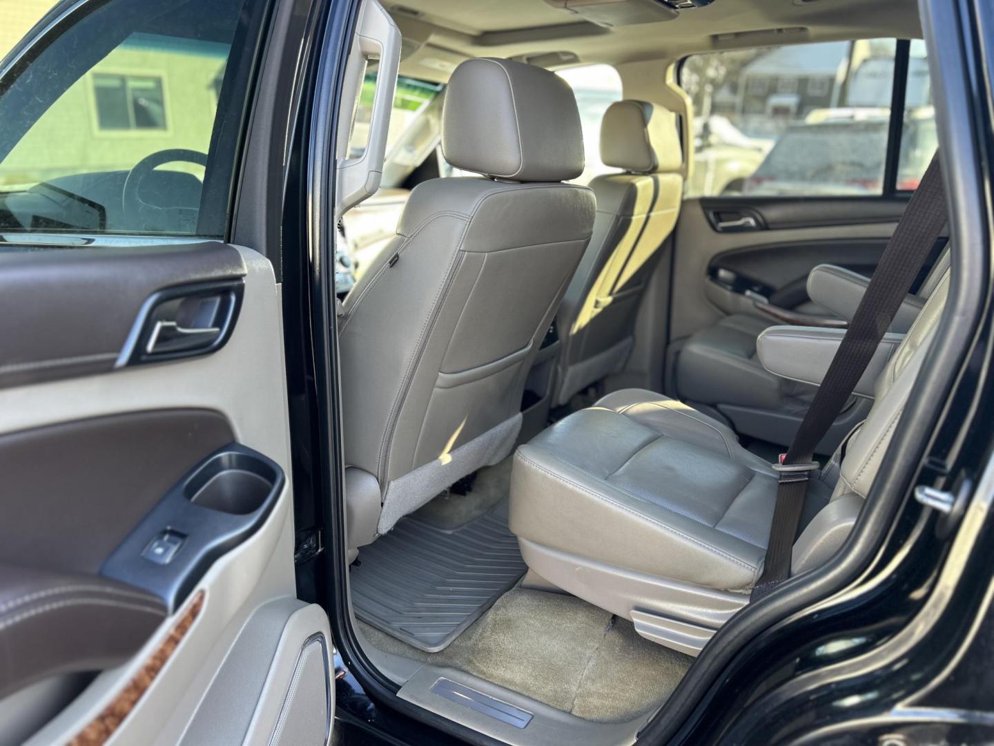 2018 Black /Tan Chevrolet Tahoe Premier 4WD (1GNSKCKCXJR) with an 5.3L V8 OHV 16V engine, 6A transmission, located at 27 Main St., Norway, MD, 04268, (207) 743-0900, 44.199795, -70.530807 - Photo#8