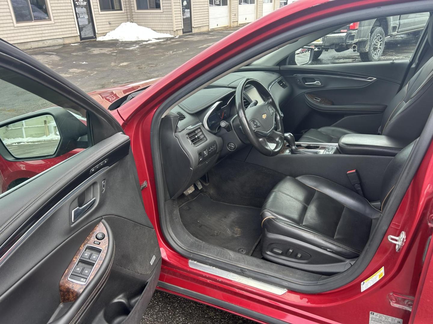 2015 Red /Black Chevrolet Impala 2LZ (2G1165S32F9) with an 3.6L V6 DOHC 24VV FFV engine, 6-Speed Automatic transmission, located at 27 Main St., Norway, MD, 04268, (207) 743-0900, 44.199795, -70.530807 - Photo#5