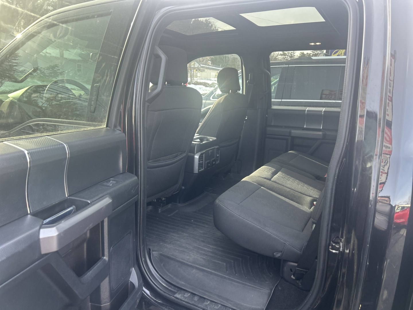2020 Black /Black Ford F-150 XLT SuperCrew 6.5-ft. Bed 4WD (1FTEW1EP9LK) with an 2.7L V6 DOHC 24V engine, 6A transmission, located at 27 Main St., Norway, MD, 04268, (207) 743-0900, 44.199795, -70.530807- Photo#7