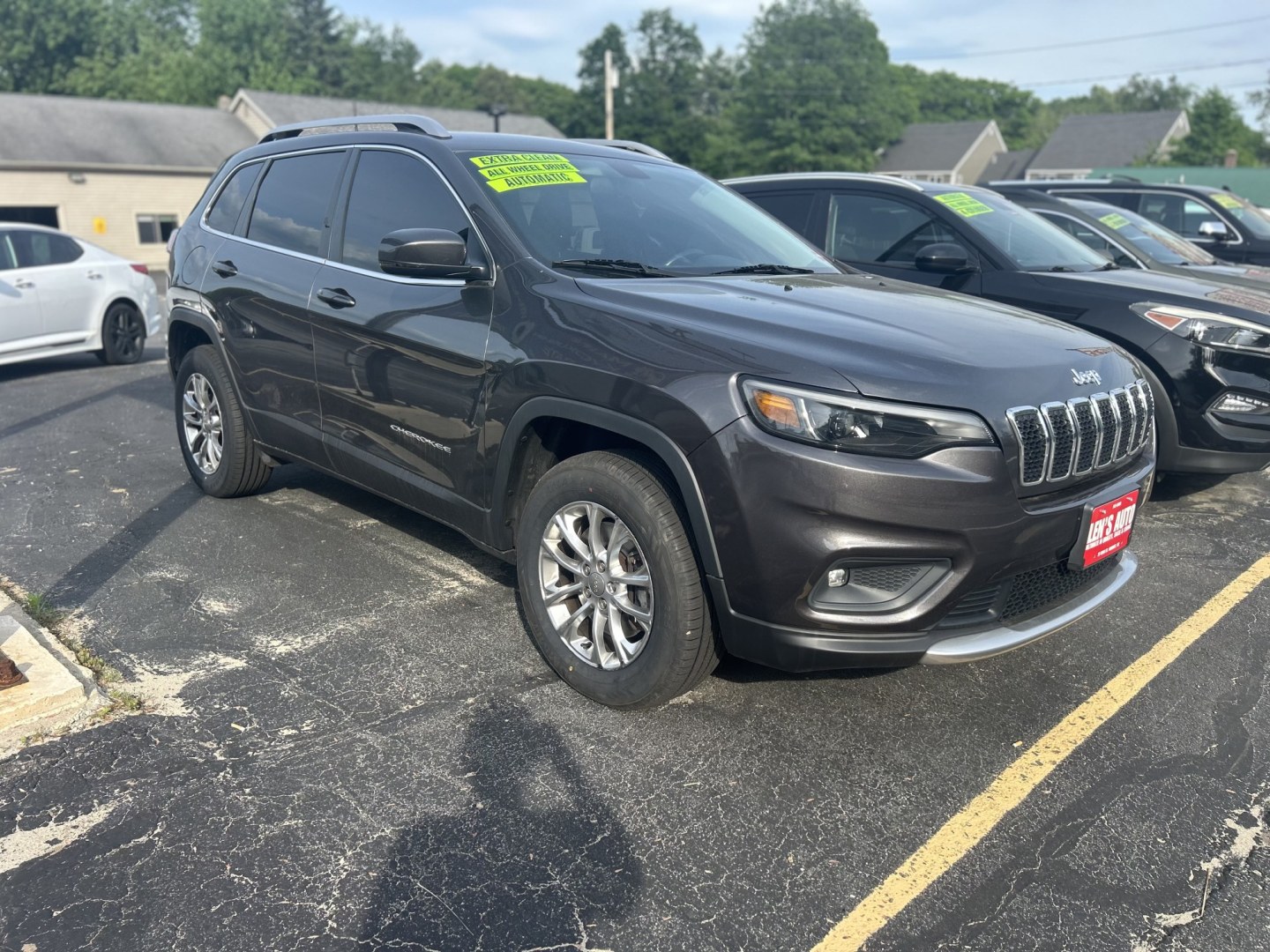 2019 Gray /Black Jeep Cherokee Latitude Plus 4WD (1C4PJMLB1KD) with an 2.4L L4 DOHC 16V engine, 9A transmission, located at 27 Main St., Norway, MD, 04268, (207) 743-0900, 44.199795, -70.530807- Photo#1