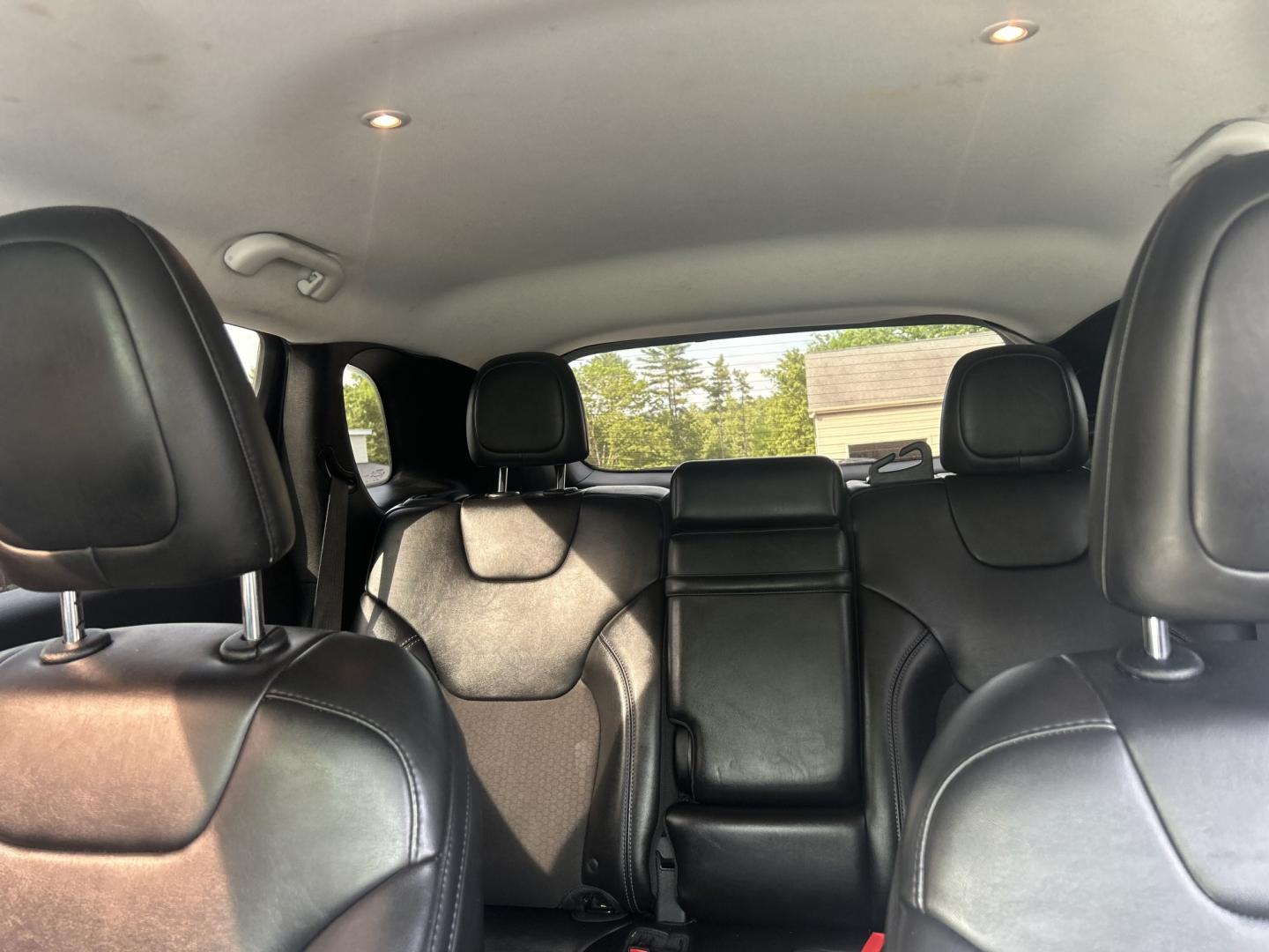 2019 Gray /Black Jeep Cherokee Latitude Plus 4WD (1C4PJMLB1KD) with an 2.4L L4 DOHC 16V engine, 9A transmission, located at 27 Main St., Norway, MD, 04268, (207) 743-0900, 44.199795, -70.530807 - Photo#6
