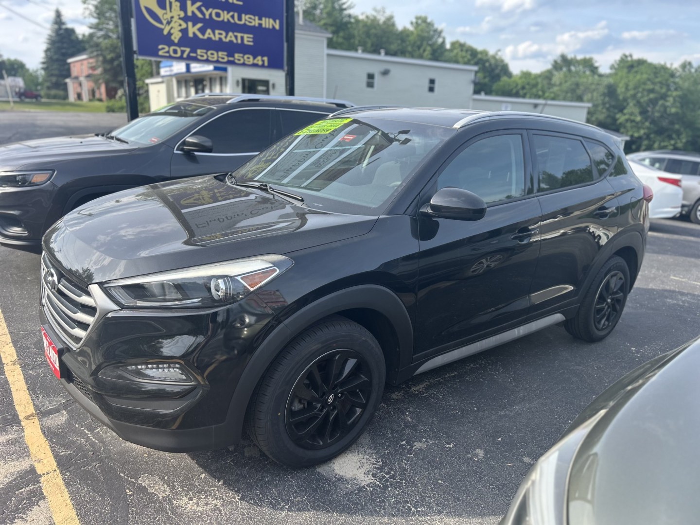2017 Black /Black Hyundai Tucson SE w/Preferred Package AWD (KM8J3CA40HU) with an 2.0L L4 DOHC 16V engine, 6A transmission, located at 27 Main St., Norway, MD, 04268, (207) 743-0900, 44.199795, -70.530807- Photo#1