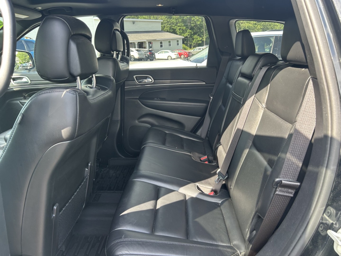 2019 Black /Black Jeep Grand Cherokee Limited 4WD (1C4RJFBG8KC) with an 3.6L V6 DOHC 24V engine, 8A transmission, located at 27 Main St., Norway, MD, 04268, (207) 743-0900, 44.199795, -70.530807- Photo#9