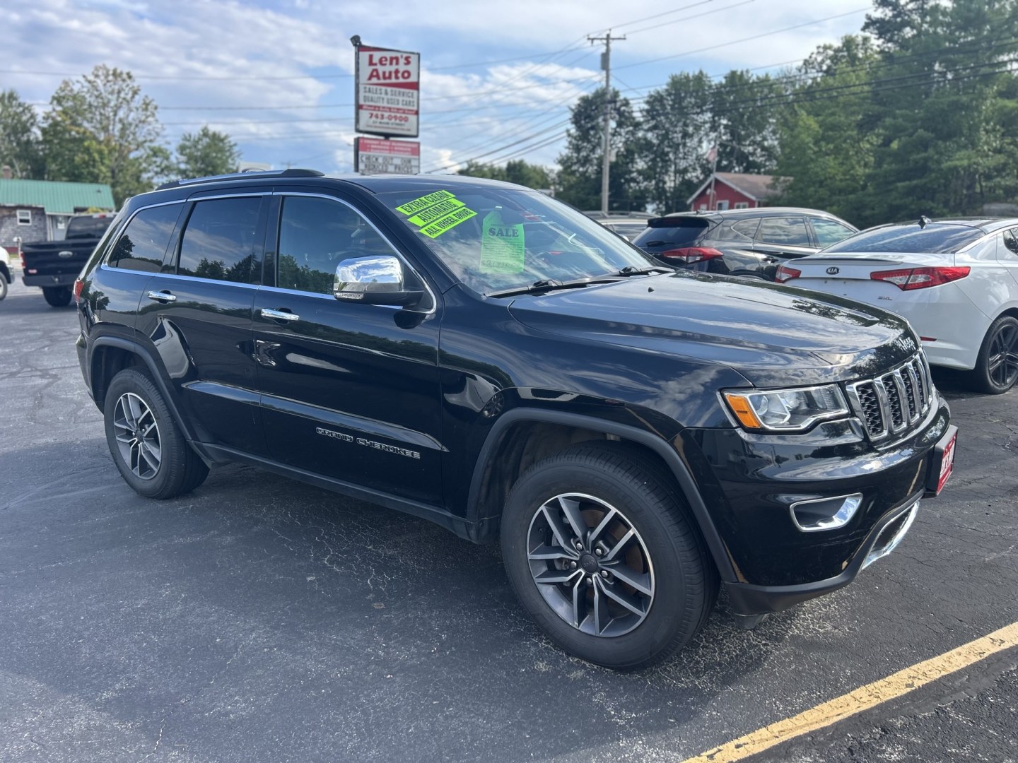 2019 Black /Black Jeep Grand Cherokee Limited 4WD (1C4RJFBG8KC) with an 3.6L V6 DOHC 24V engine, 8A transmission, located at 27 Main St., Norway, MD, 04268, (207) 743-0900, 44.199795, -70.530807- Photo#2