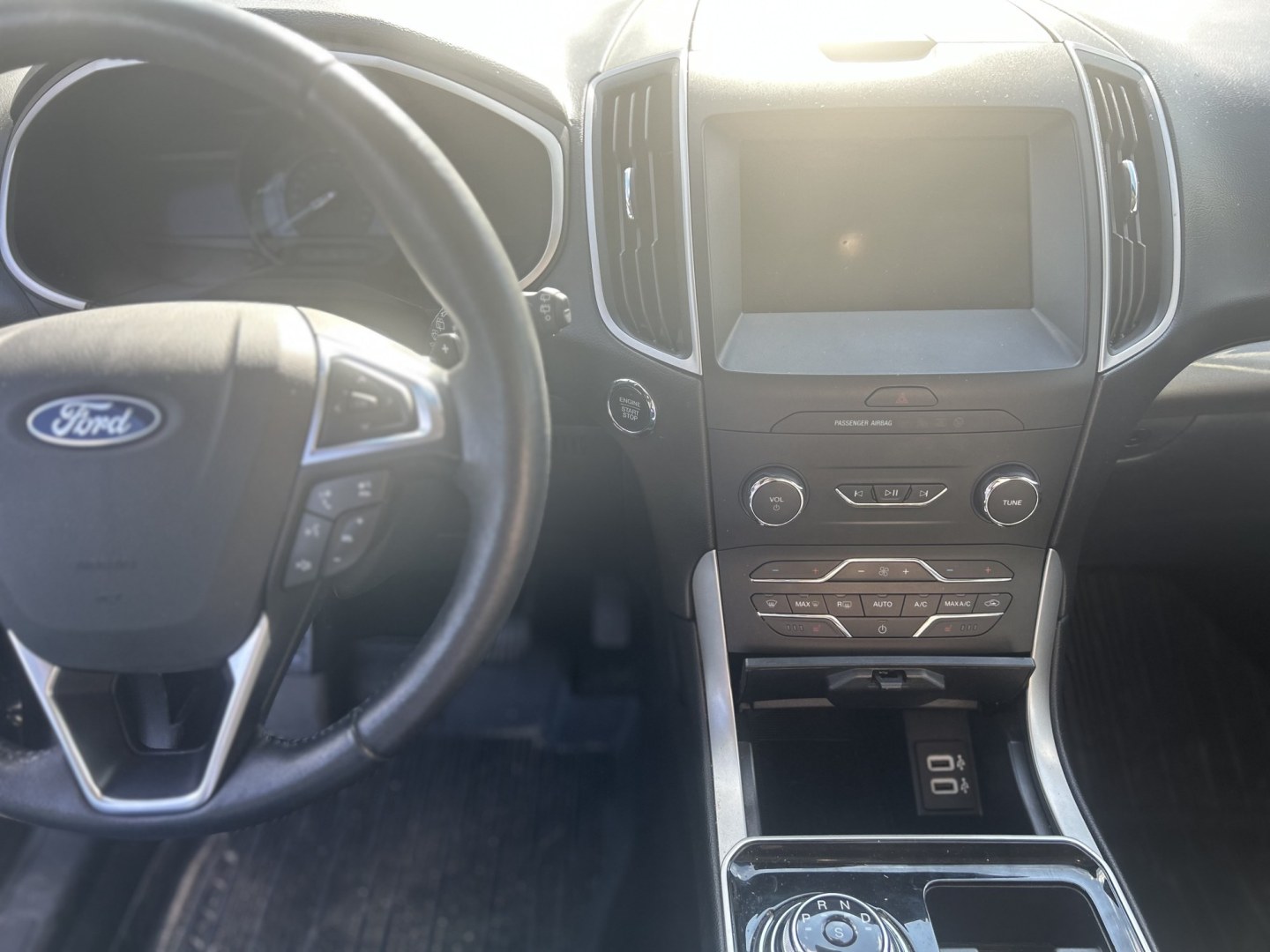2019 Black /Black Ford Edge SEL AWD (2FMPK4J99KB) with an 2.0L L4 DOHC 16V engine, 6A transmission, located at 27 Main St., Norway, MD, 04268, (207) 743-0900, 44.199795, -70.530807- Photo#7