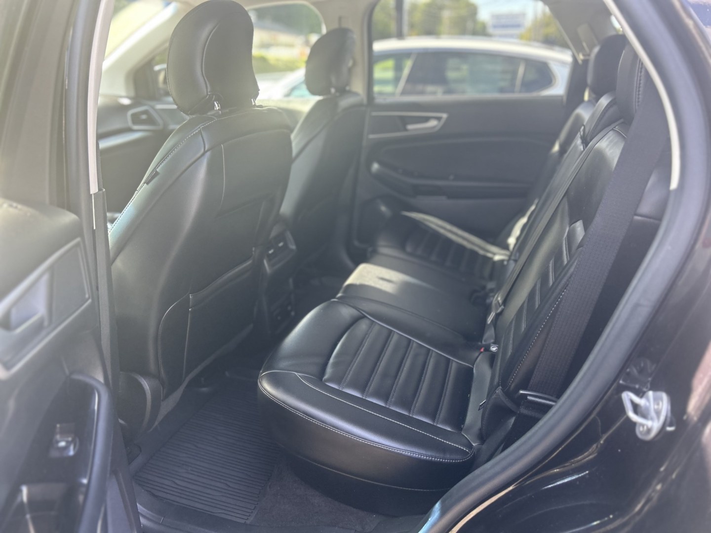 2019 Black /Black Ford Edge SEL AWD (2FMPK4J99KB) with an 2.0L L4 DOHC 16V engine, 6A transmission, located at 27 Main St., Norway, MD, 04268, (207) 743-0900, 44.199795, -70.530807- Photo#8